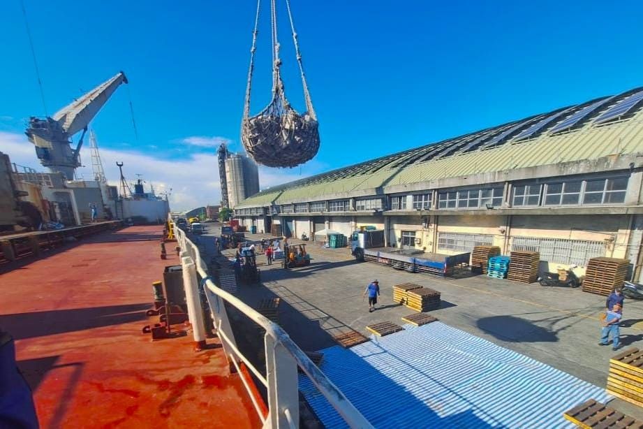 Shekinah International Group - Reefer Vessel Handling - Unloading Operations of Argentine Squid at Kaohsiung Port